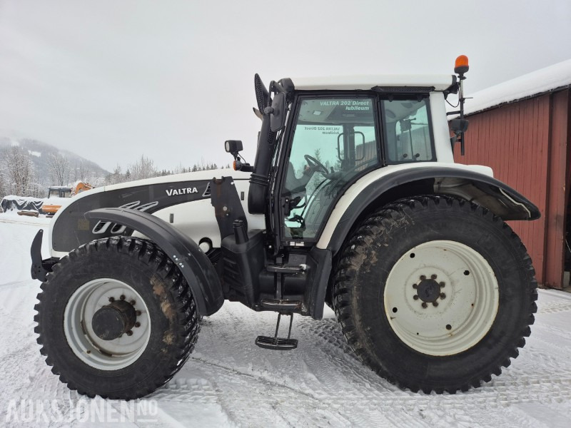 2009 Valtra T202 Direct Jubileum, laster, 50 km/t - Farm tractor: picture 2 2009 Valtra T202 Direct Jubileum, laster, 50 km/t - Farm tractor: picture 2