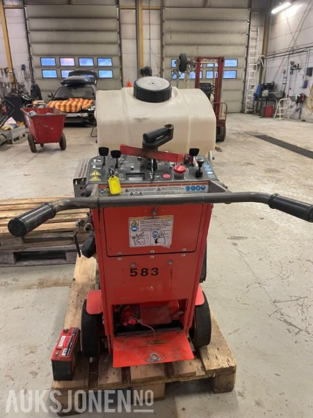 2012 Husqvarna FS524 selvgående gulvsag - Construction equipment: picture 4 2012 Husqvarna FS524 selvgående gulvsag - Construction equipment: picture 4