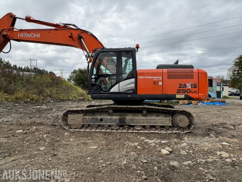 Excavator 2013 Hitachi ZX250LC-5B – med Indexator tiltrotator,sorterings-/rivningsklype,pigghammer, 3 skuffer: picture 9
