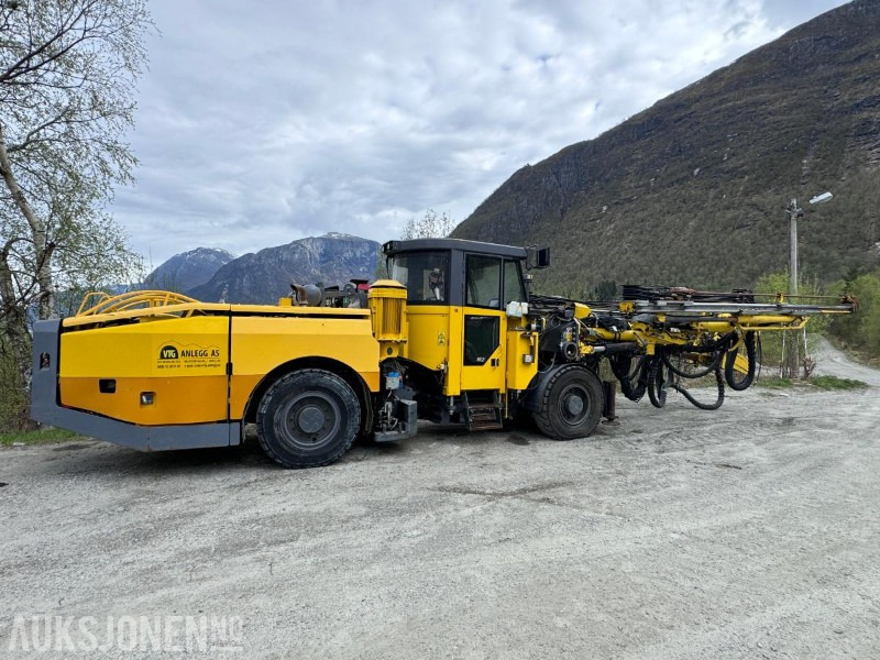 2015 Atlas Copco Boomer M2C - Gruve- og tunellborerigg - 2 boms rigg med personkurv - Drilling rig: picture 5 2015 Atlas Copco Boomer M2C - Gruve- og tunellborerigg - 2 boms rigg med personkurv - Drilling rig: picture 5