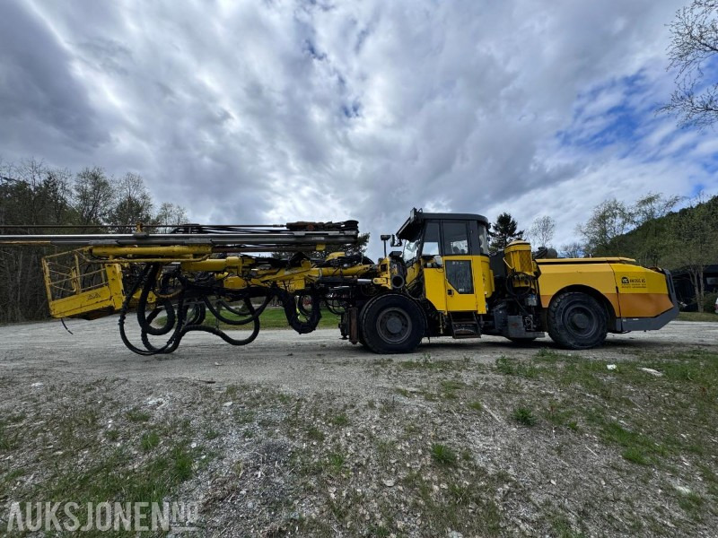 2015 Atlas Copco Boomer M2C - Gruve- og tunellborerigg - 2 boms rigg med personkurv - Drilling rig: picture 2 2015 Atlas Copco Boomer M2C - Gruve- og tunellborerigg - 2 boms rigg med personkurv - Drilling rig: picture 2