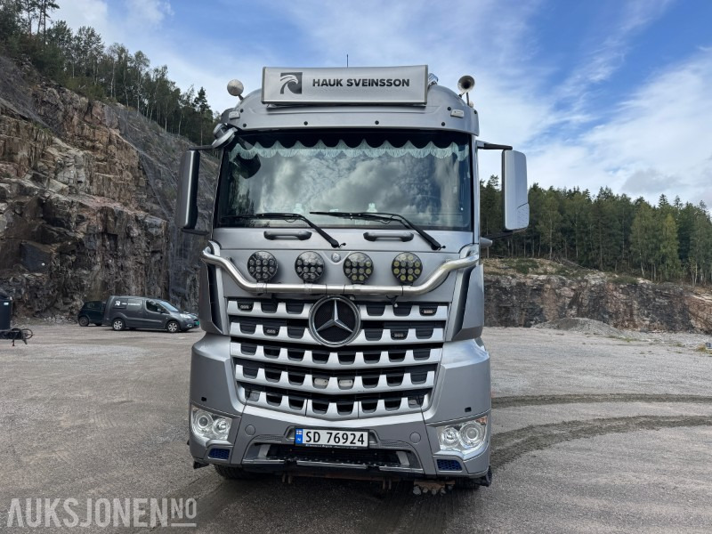 2015 Mercedes-Benz Arocs 8x4 kranbil med HIAB 377 E-6 HIPRO, JIB, grab, krok og brøyteplate – 578 hk - Crane truck: picture 2 2015 Mercedes-Benz Arocs 8x4 kranbil med HIAB 377 E-6 HIPRO, JIB, grab, krok og brøyteplate – 578 hk - Crane truck: picture 2