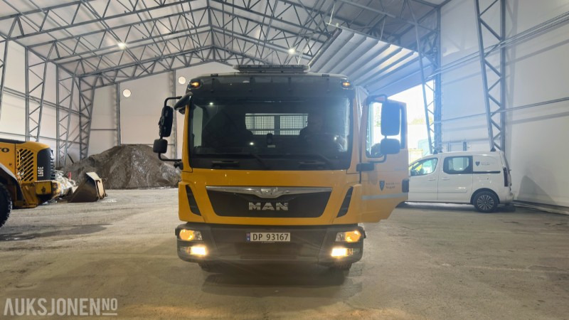 2016 MAN TGL 12.220 4X2 Lastebil med plan | 3-veis tipp | Kun 32 163 km | EU-godkjent til 02/2026 - Dropside/ Flatbed truck: picture 2 2016 MAN TGL 12.220 4X2 Lastebil med plan | 3-veis tipp | Kun 32 163 km | EU-godkjent til 02/2026 - Dropside/ Flatbed truck: picture 2