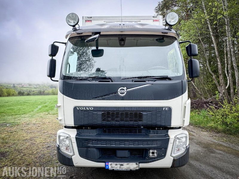 2017 Volvo FE - 320 - Distribusjons lastebil med bakløft - Gått kun 264.000 km - Box truck: picture 2 2017 Volvo FE - 320 - Distribusjons lastebil med bakløft - Gått kun 264.000 km - Box truck: picture 2