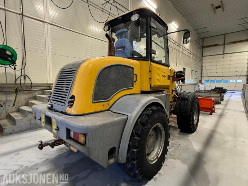 2019 Everun ER 25 Hjullaster med klappvingeskuffe - Sandstrøer - Tannskuffe - Pallegafler - Kosteaggregat - Wheel loader: picture 4 2019 Everun ER 25 Hjullaster med klappvingeskuffe - Sandstrøer - Tannskuffe - Pallegafler - Kosteaggregat - Wheel loader: picture 4