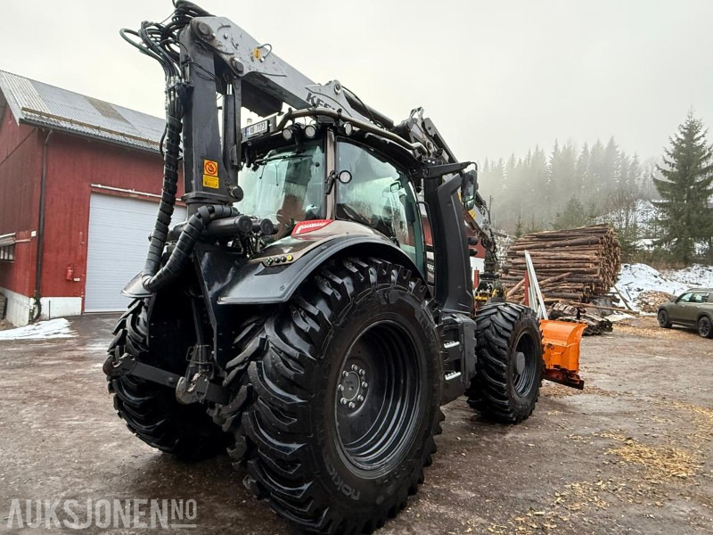 2022 Valtra T155 med Kesla 316T kran og Padagas snøplog - Farm tractor: picture 5 2022 Valtra T155 med Kesla 316T kran og Padagas snøplog - Farm tractor: picture 5