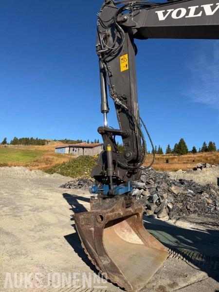Excavator 2022 Volvo EC220EL BELTEGRAVER ROTOTILT SERVICEHISTORIKK: picture 11