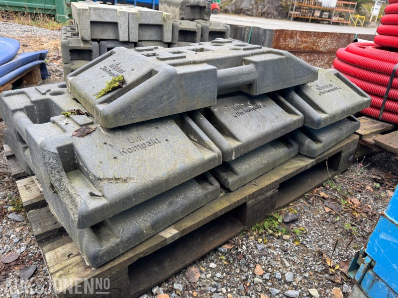 23 stk Gjerde og skiltfundament - Construction equipment: picture 3 23 stk Gjerde og skiltfundament - Construction equipment: picture 3