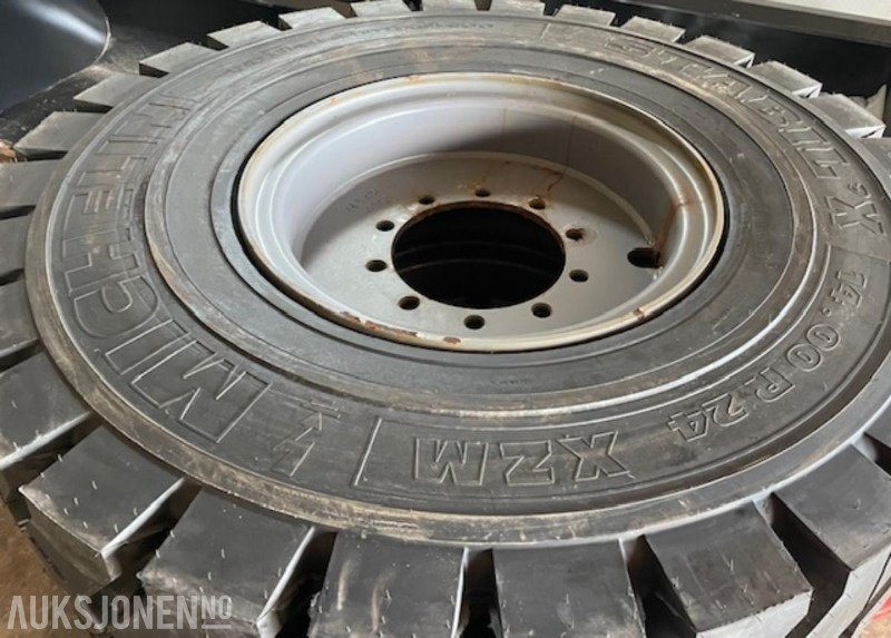4 stk nye Michelin 14.00 R24 hjullaster-/anleggs-hjul - dekk med felg - ny gummibane - Construction equipment: picture 4 4 stk nye Michelin 14.00 R24 hjullaster-/anleggs-hjul - dekk med felg - ny gummibane - Construction equipment: picture 4