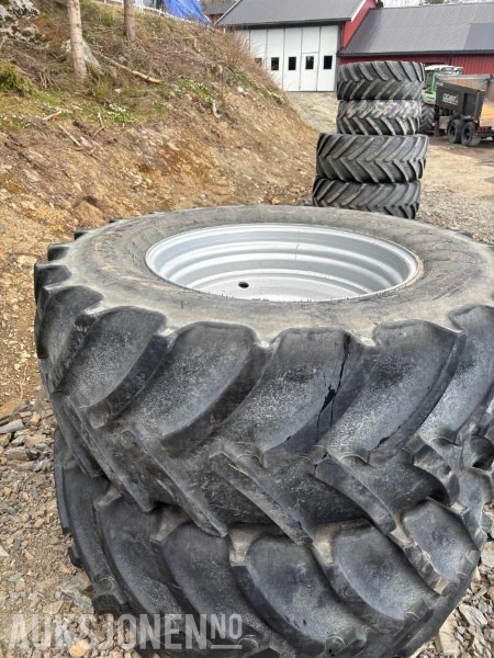 2016 Komplette traktordekk til Fendt 724 Mitas - Agricultural machinery: picture 5 2016 Komplette traktordekk til Fendt 724 Mitas - Agricultural machinery: picture 5