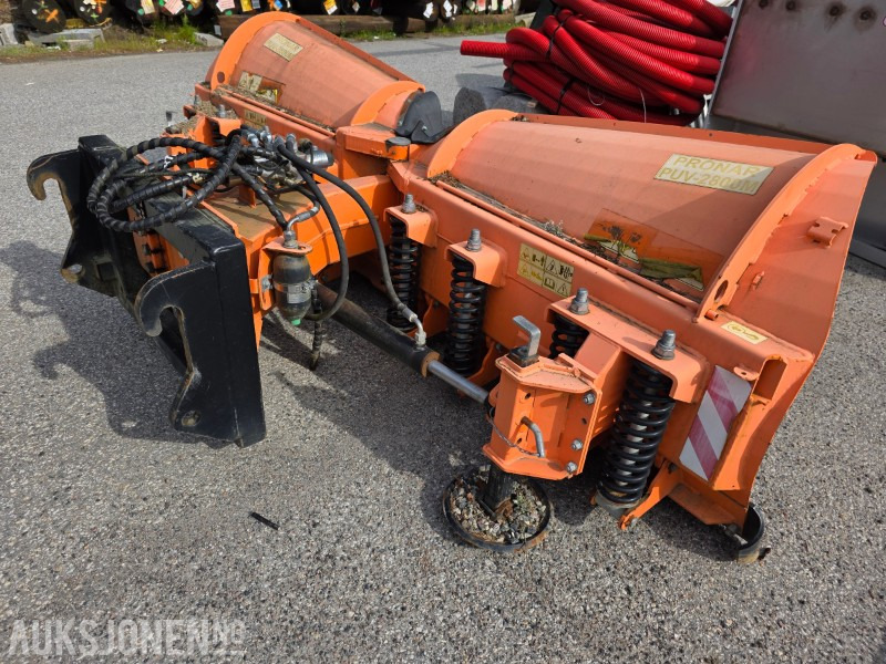 2016 Pronar PUV-2800 V-plog - Agricultural machinery: picture 1 2016 Pronar PUV-2800 V-plog - Agricultural machinery: picture 1