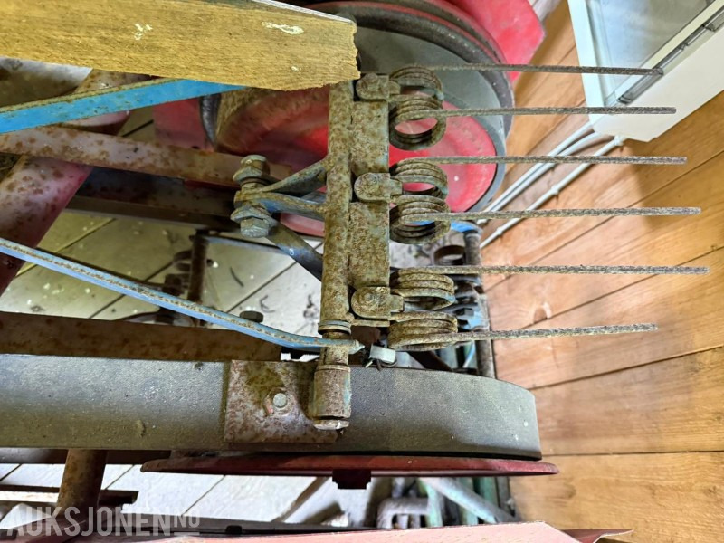 Mads Amby P-900/6 Sidevender/høyvender - Agricultural machinery: picture 5 Mads Amby P-900/6 Sidevender/høyvender - Agricultural machinery: picture 5