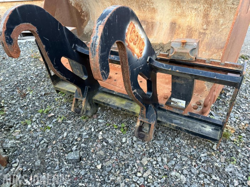 1900 Pallegaffel m/Cat kopling - Attachment for Construction machinery: picture 1 1900 Pallegaffel m/Cat kopling - Attachment for Construction machinery: picture 1