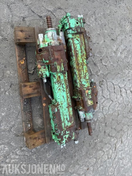 2 stk Montabert HC 110 bormaskiner - Attachment for Construction machinery: picture 1 2 stk Montabert HC 110 bormaskiner - Attachment for Construction machinery: picture 1