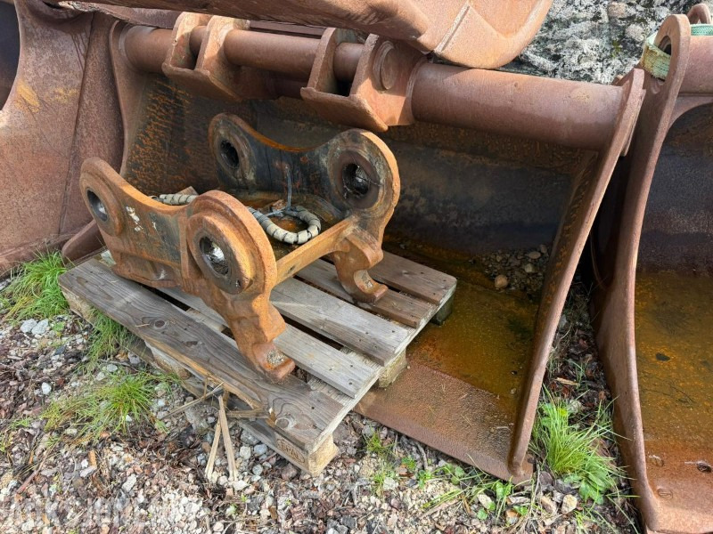 2006 Gjerstad Pusseskuffe G30 feste - Attachment for Construction machinery: picture 1 2006 Gjerstad Pusseskuffe G30 feste - Attachment for Construction machinery: picture 1