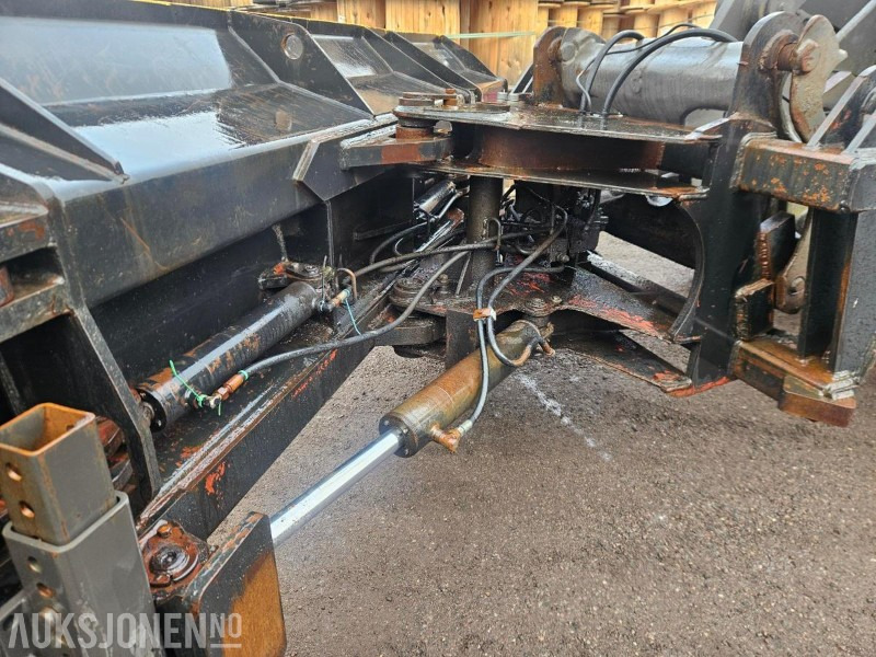 2006 Gjerstad U plog med BM feste og Cat kilefeste - Attachment for Construction machinery: picture 3 2006 Gjerstad U plog med BM feste og Cat kilefeste - Attachment for Construction machinery: picture 3