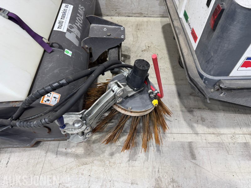 2009 Andre Holms SU-1,5 - 150cm feiemaskin / kost med trimafeste og sidebørste, lite brukt! - Attachment for Construction machinery: picture 4 2009 Andre Holms SU-1,5 - 150cm feiemaskin / kost med trimafeste og sidebørste, lite brukt! - Attachment for Construction machinery: picture 4