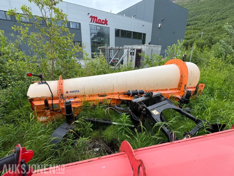 2014 Tellefsdal M70 4000 Diagonalplog - Attachment for Construction machinery: picture 1 2014 Tellefsdal M70 4000 Diagonalplog - Attachment for Construction machinery: picture 1