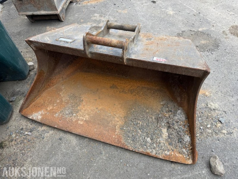 2016 SMP pusseskuffe 210 liter, S40 feste - Attachment for Construction machinery: picture 1 2016 SMP pusseskuffe 210 liter, S40 feste - Attachment for Construction machinery: picture 1