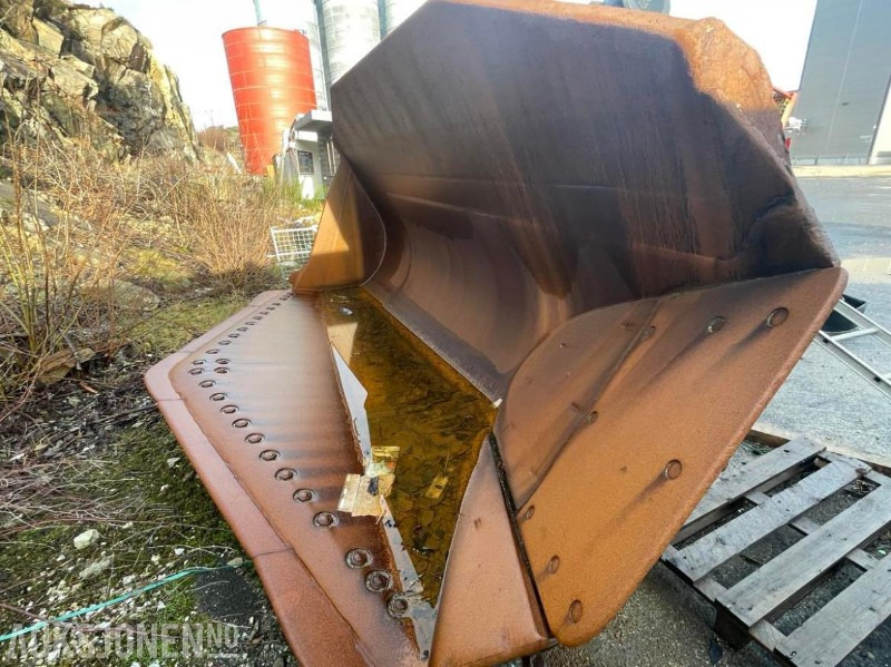 2018 Gjerstad hyd. sidetippskuff - 6100 l. - 9060 kg. - Hardox - Cat 986K - Attachment for Construction machinery: picture 3 2018 Gjerstad hyd. sidetippskuff - 6100 l. - 9060 kg. - Hardox - Cat 986K - Attachment for Construction machinery: picture 3