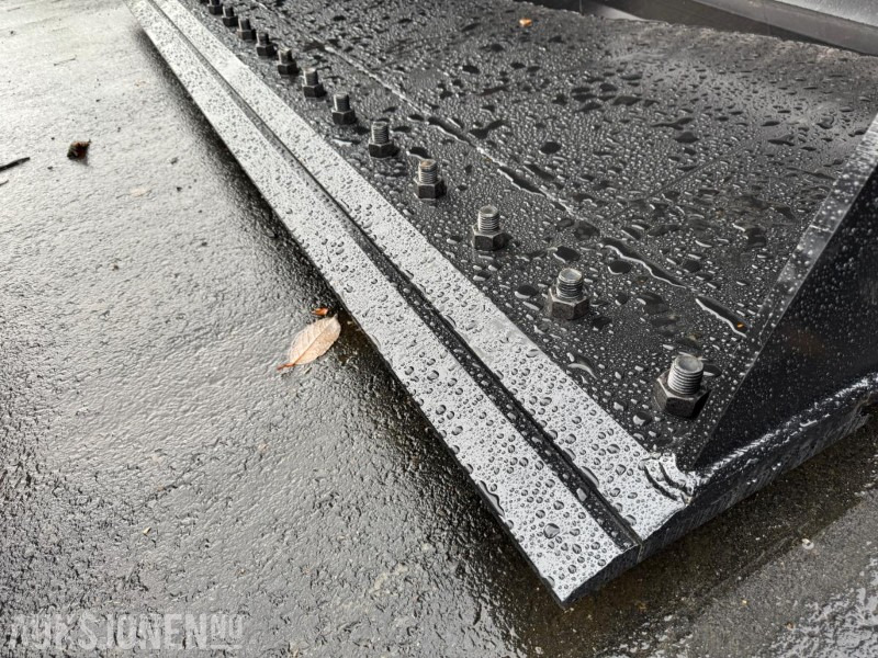 2025 Hjullasterskuffe med BM feste og utskiftbar kniv - Attachment for Construction machinery: picture 2 2025 Hjullasterskuffe med BM feste og utskiftbar kniv - Attachment for Construction machinery: picture 2