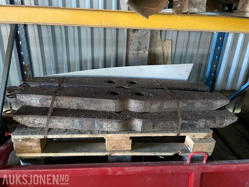 5 stk tenner til gravemaskin skuffe - Attachment for Construction machinery: picture 1 5 stk tenner til gravemaskin skuffe - Attachment for Construction machinery: picture 1