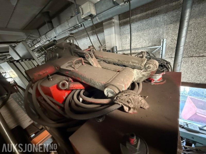 Attachment for Construction machinery 9 meter Hydraulisk betongrenne med radiostyring: picture 14
