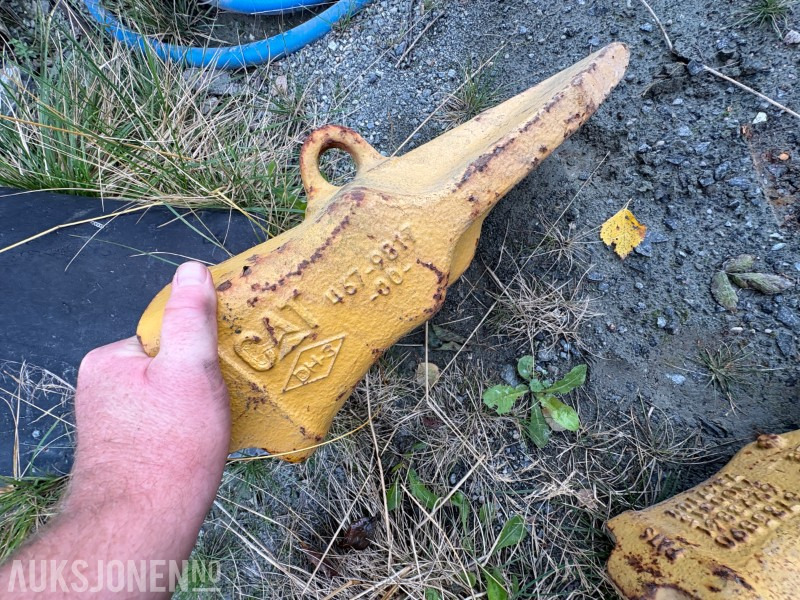 Cat graveskuffetenner til gravemaskin og/eller hjullaster - Attachment for Construction machinery: picture 4 Cat graveskuffetenner til gravemaskin og/eller hjullaster - Attachment for Construction machinery: picture 4