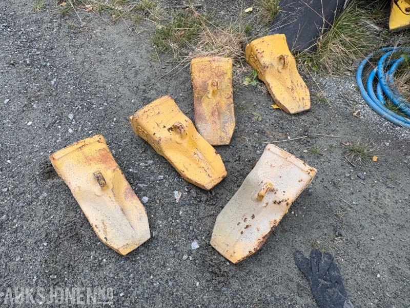 Cat graveskuffetenner til gravemaskin og/eller hjullaster - Attachment for Construction machinery: picture 1 Cat graveskuffetenner til gravemaskin og/eller hjullaster - Attachment for Construction machinery: picture 1