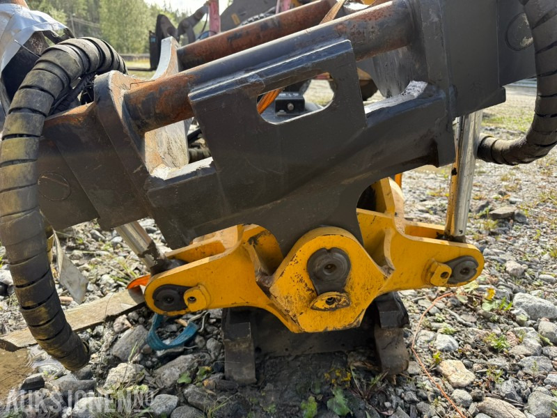 Engcon Tiltrotator S70 - Attachment for Construction machinery: picture 4 Engcon Tiltrotator S70 - Attachment for Construction machinery: picture 4