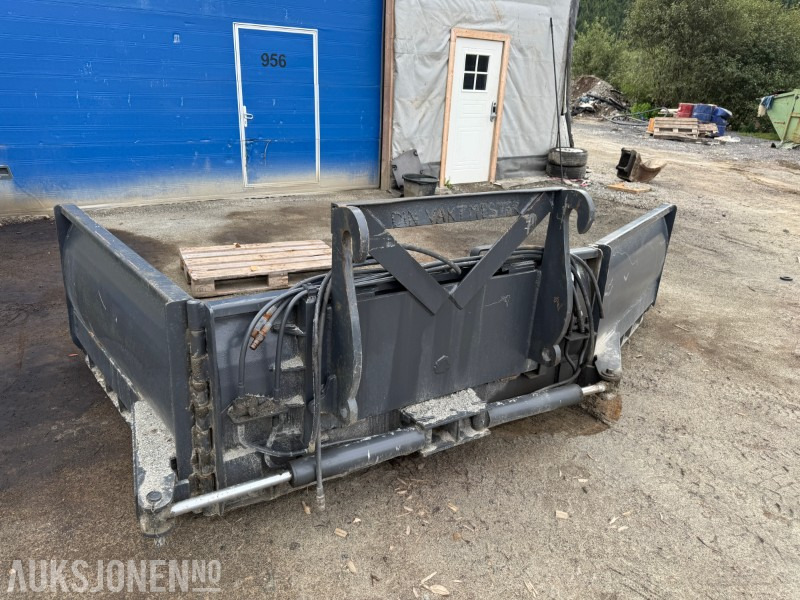 Klappvingeskjær til hjullaster BM feste - Attachment for Construction machinery: picture 2 Klappvingeskjær til hjullaster BM feste - Attachment for Construction machinery: picture 2