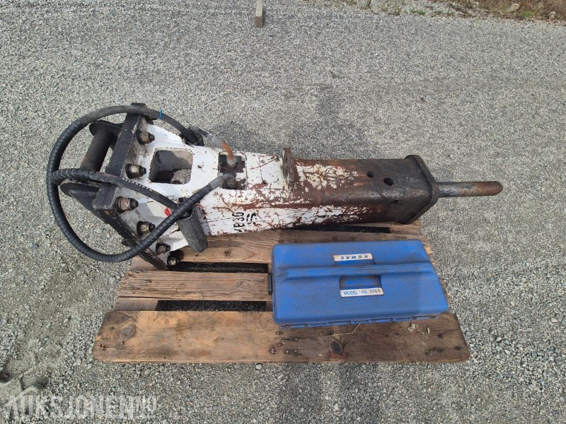 Komac KB300 pigghammer, S40 - Attachment for Construction machinery: picture 1 Komac KB300 pigghammer, S40 - Attachment for Construction machinery: picture 1