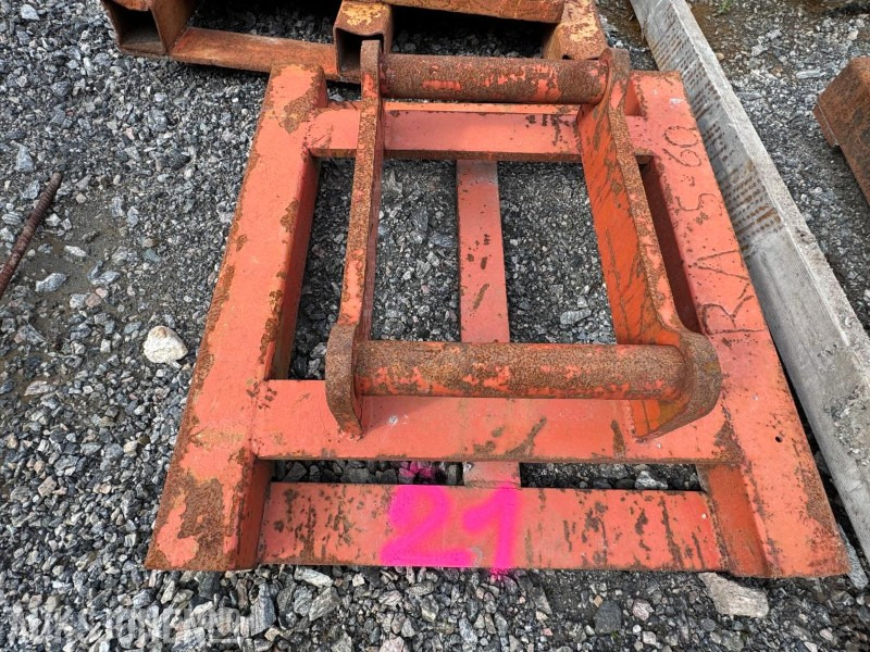 Parkeringsgrind / parkeringsfot for rotortilt/tiltrotator - S70 feste - Attachment for Construction machinery: picture 2 Parkeringsgrind / parkeringsfot for rotortilt/tiltrotator - S70 feste - Attachment for Construction machinery: picture 2