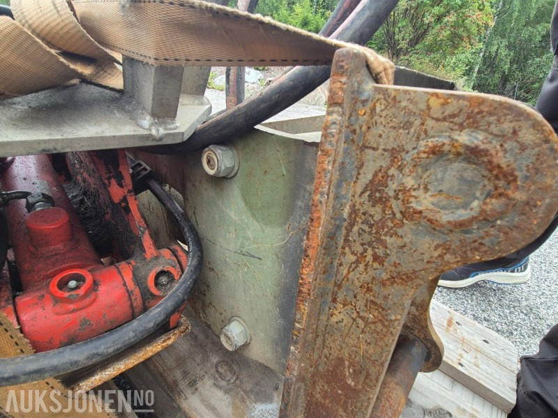 Pigghammer 120kg, S40 - Attachment for Construction machinery: picture 4 Pigghammer 120kg, S40 - Attachment for Construction machinery: picture 4