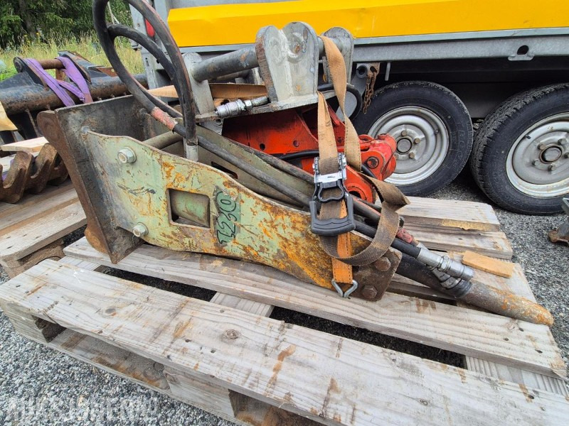 Pigghammer 120kg, S40 - Attachment for Construction machinery: picture 1 Pigghammer 120kg, S40 - Attachment for Construction machinery: picture 1