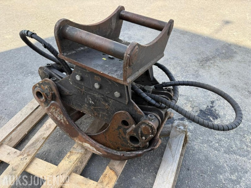Tømmerklo med S50 Feste - Attachment for Construction machinery: picture 2 Tømmerklo med S50 Feste - Attachment for Construction machinery: picture 2