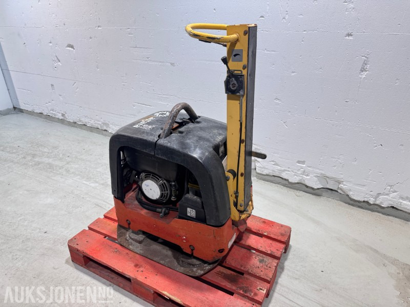Dynapac LG300 vibroplate / 307kg - Roller: picture 2 Dynapac LG300 vibroplate / 307kg - Roller: picture 2