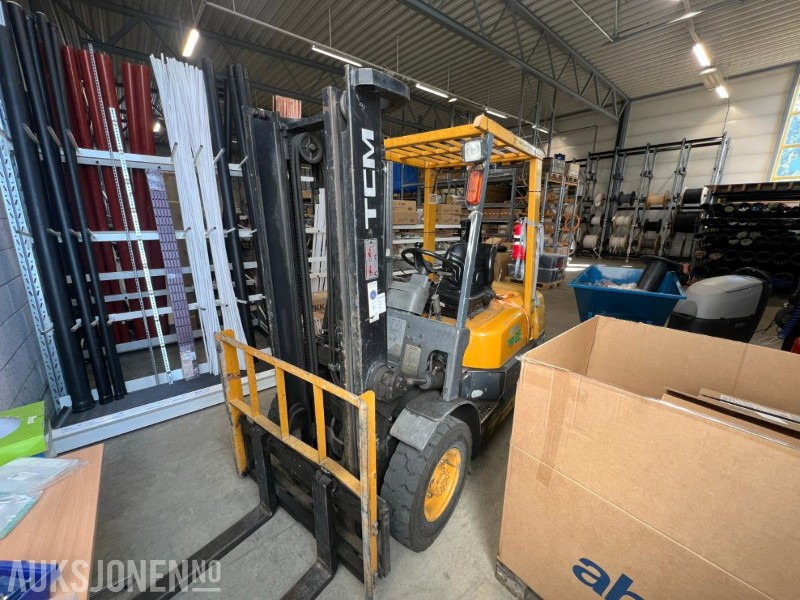 1996 TCM FD-25 motvektstruck - Material handling equipment: picture 1 1996 TCM FD-25 motvektstruck - Material handling equipment: picture 1