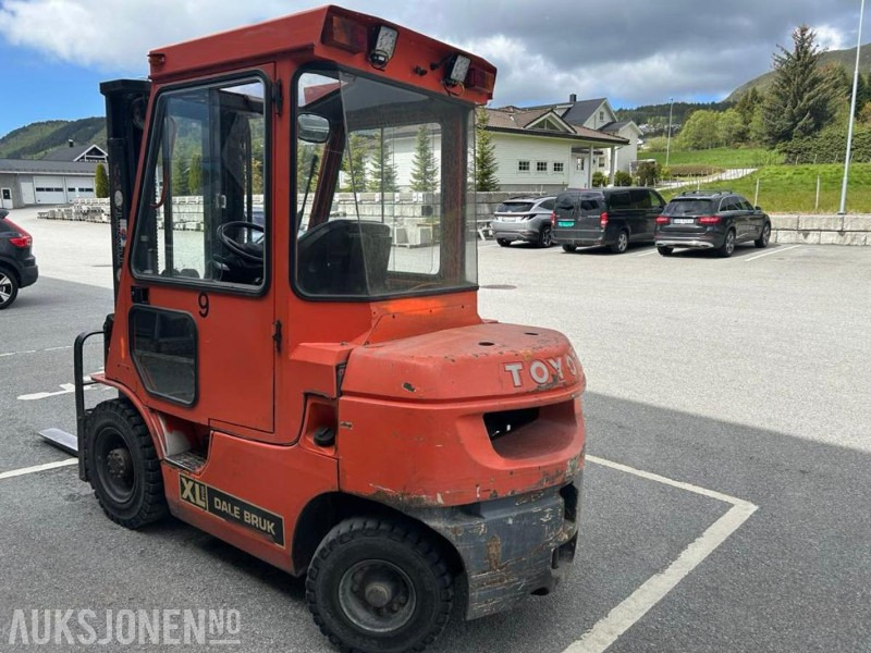 2000 Toyota 62-7FDF25 Gaffeltruck - Kapsitet 2000 kg - Løftehøyde 4700 mm - Nylig sertifisert - Material handling equipment: picture 4 2000 Toyota 62-7FDF25 Gaffeltruck - Kapsitet 2000 kg - Løftehøyde 4700 mm - Nylig sertifisert - Material handling equipment: picture 4
