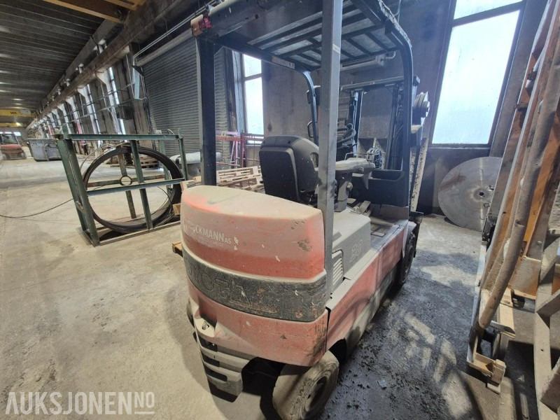 2004 Toyota 7FBMF30, elektrisk gaffeltruck, repobjekt - Material handling equipment: picture 5 2004 Toyota 7FBMF30, elektrisk gaffeltruck, repobjekt - Material handling equipment: picture 5