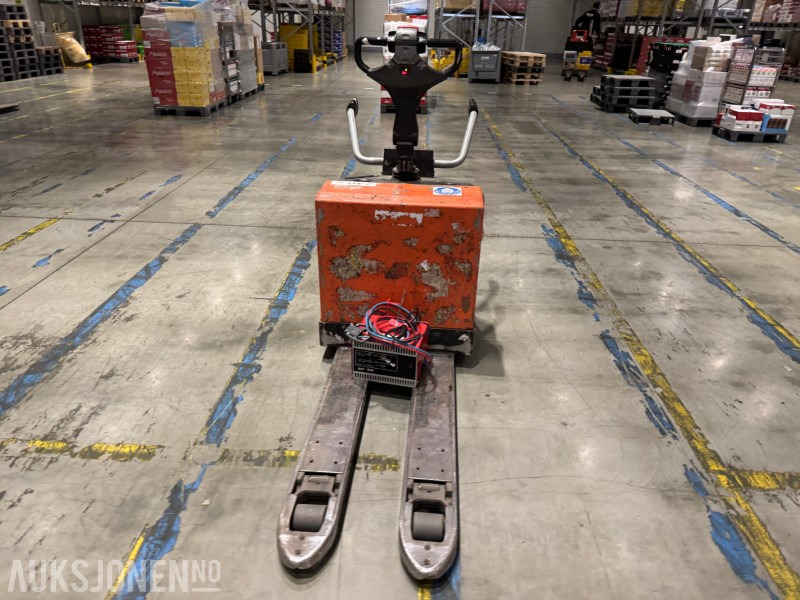 2012 BT LPE200/8 elektrisk jekketruck - Snile - Material handling equipment: picture 3 2012 BT LPE200/8 elektrisk jekketruck - Snile - Material handling equipment: picture 3
