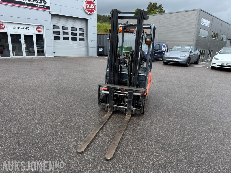 2013 Toyota 8FBET18 elektrisk gaffeltruck - Material handling equipment: picture 2 2013 Toyota 8FBET18 elektrisk gaffeltruck - Material handling equipment: picture 2