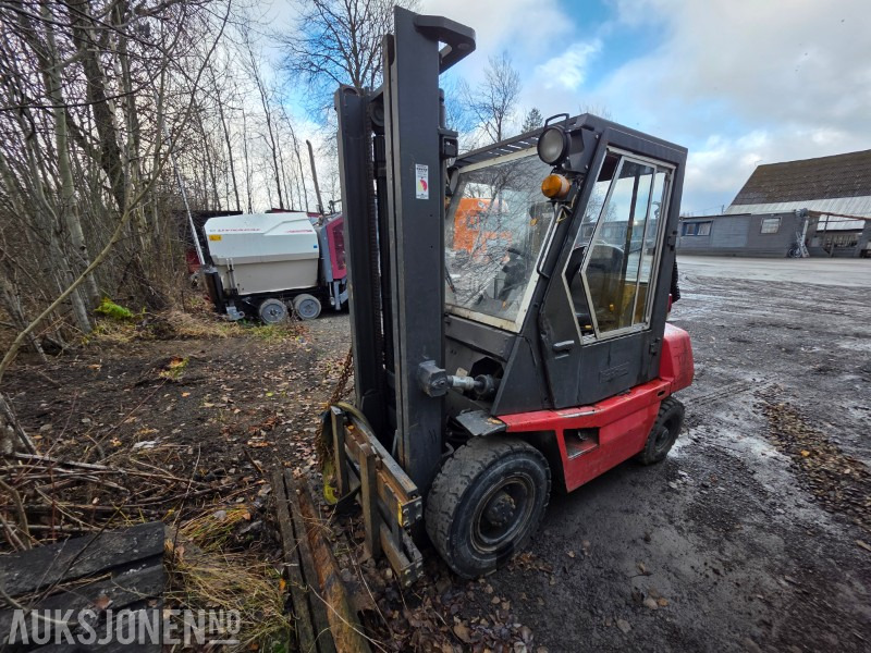 Toyota truck 02-3FD25 1600 KG diesel - Material handling equipment: picture 1 Toyota truck 02-3FD25 1600 KG diesel - Material handling equipment: picture 1