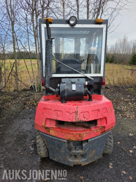 Toyota truck 02-3FD25 1600 KG diesel - Material handling equipment: picture 3 Toyota truck 02-3FD25 1600 KG diesel - Material handling equipment: picture 3