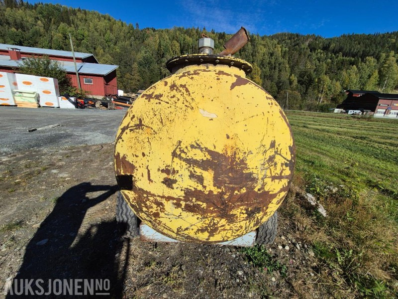 Mobil Dieseltank med hjulgang ca 1400 l - Construction equipment: picture 4 Mobil Dieseltank med hjulgang ca 1400 l - Construction equipment: picture 4