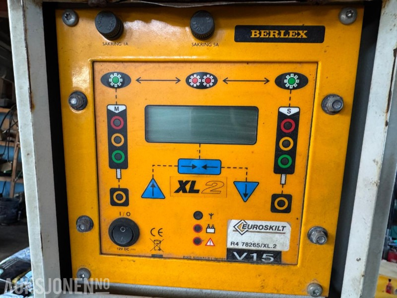 Construction equipment Sett med trafikklys med scanner: picture 6
