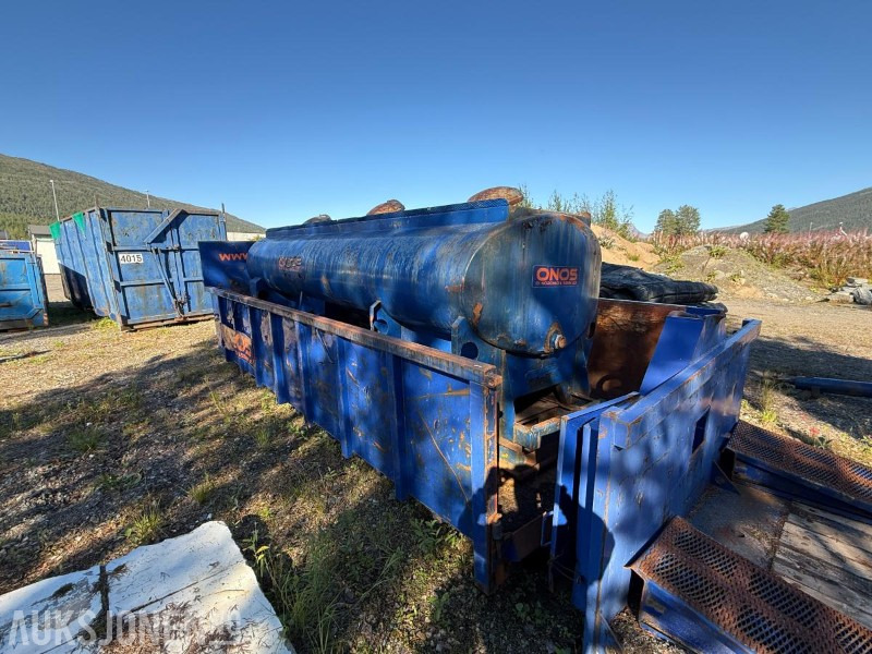 Vanntank på krokløftramme - Construction equipment: picture 3 Vanntank på krokløftramme - Construction equipment: picture 3