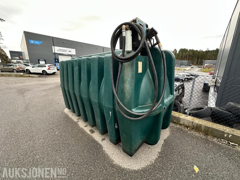 Veratank 5600 liters dieseltank m/pumpe og måler - Construction equipment: picture 2 Veratank 5600 liters dieseltank m/pumpe og måler - Construction equipment: picture 2