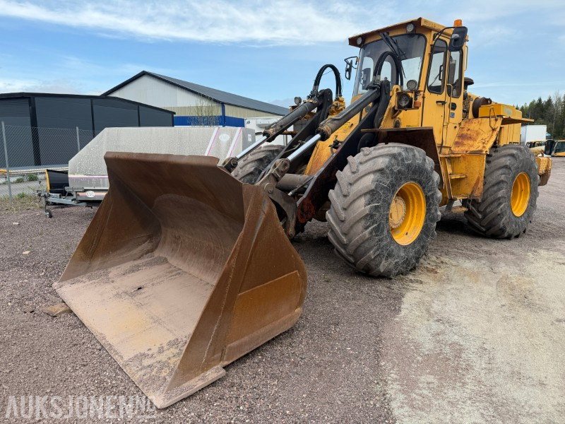 Volvo L120 Hjullaster - 4x4 - Gjerstad 2900L skuff - Nylig byttet dekk - Vekt montert - Wheel loader: picture 2 Volvo L120 Hjullaster - 4x4 - Gjerstad 2900L skuff - Nylig byttet dekk - Vekt montert - Wheel loader: picture 2
