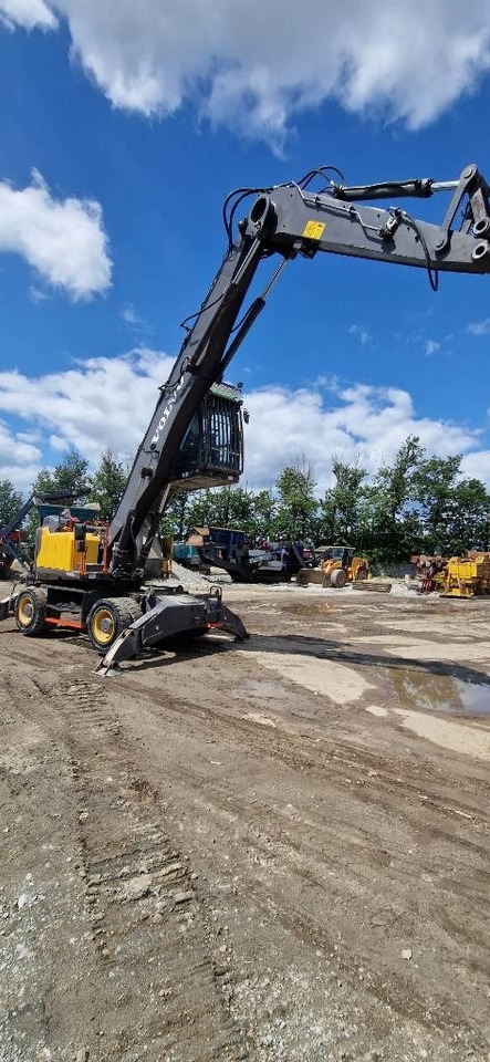 Volvo EW 240 E MH - Waste/ Industry handler: picture 5 Volvo EW 240 E MH - Waste/ Industry handler: picture 5
